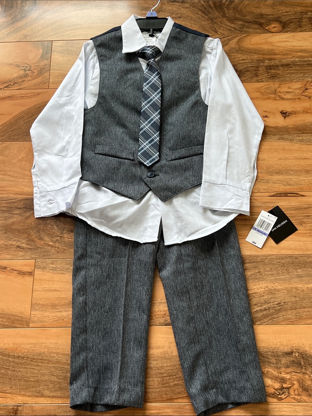 Van Heusen Dress Outfit 4 Pc Gray Vest Pants Shirt Tie Size 5 Boys NWT